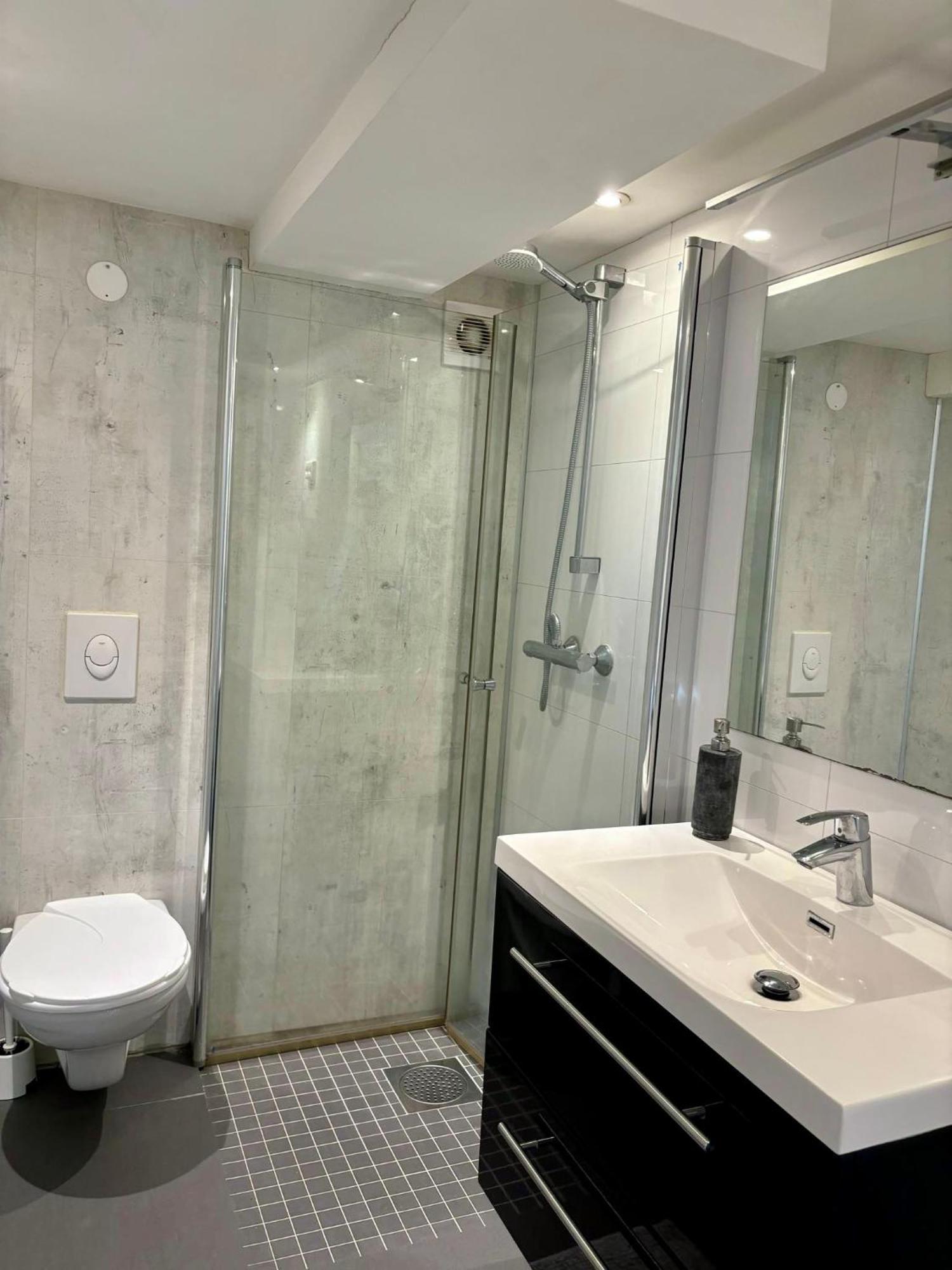 Down Town Apartment With Outside Area In Villa Kristiansand Ngoại thất bức ảnh
