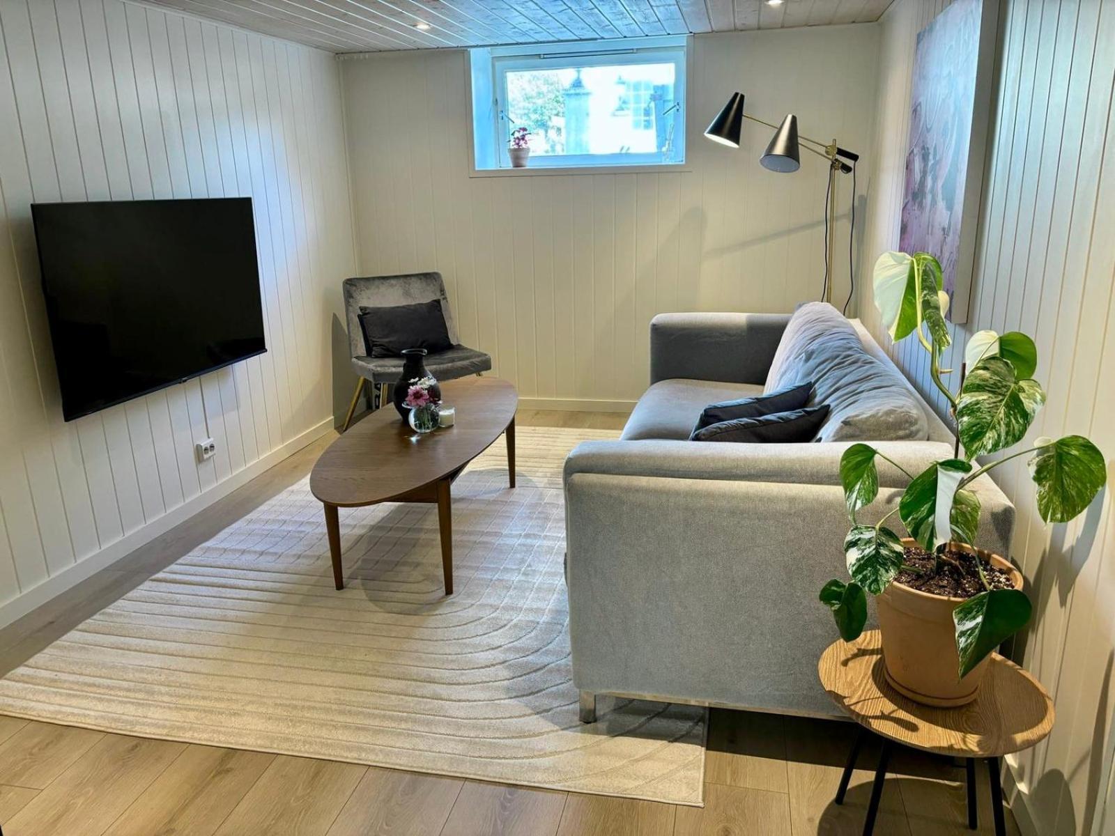 Down Town Apartment With Outside Area In Villa Kristiansand Ngoại thất bức ảnh