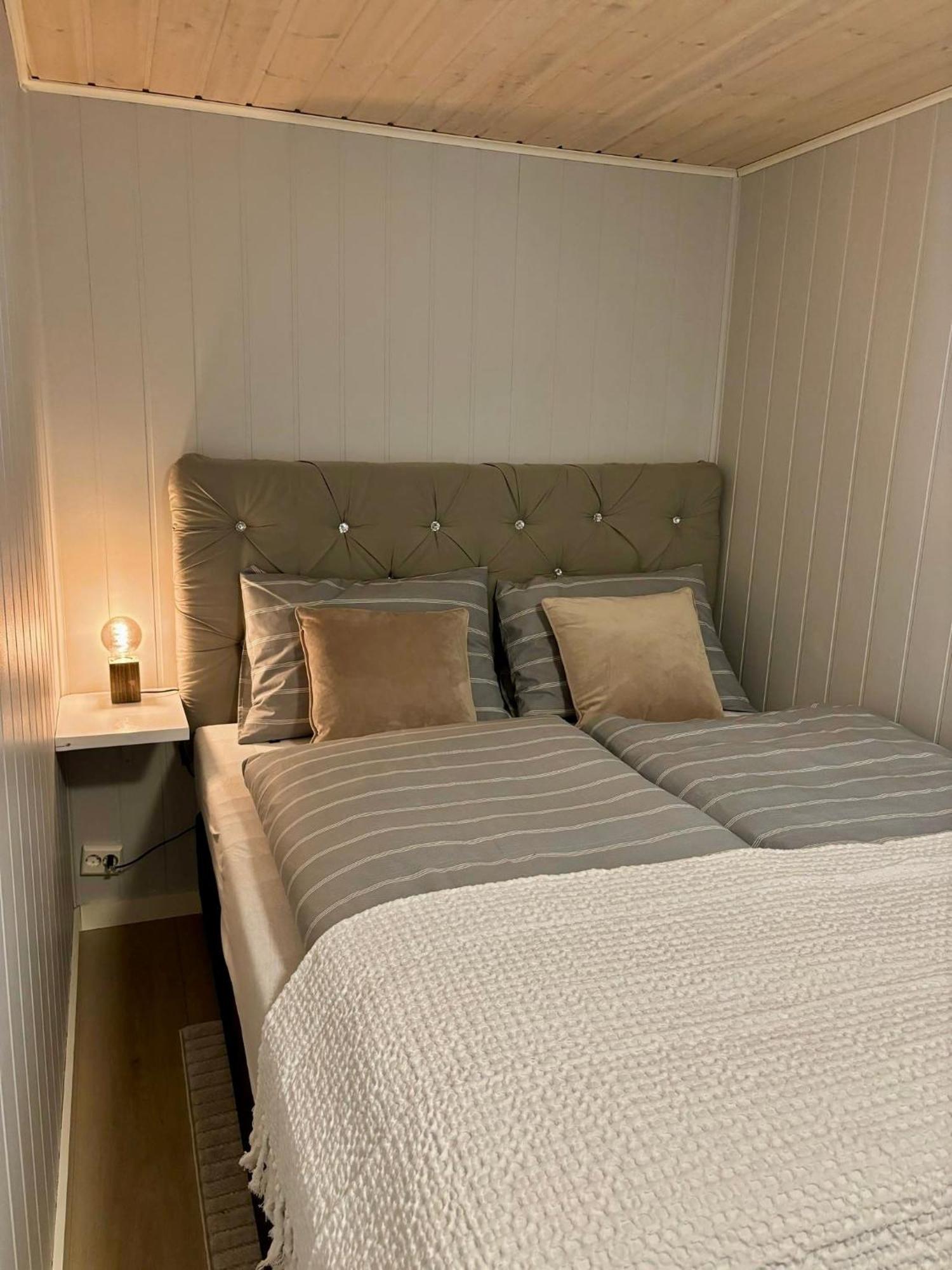 Down Town Apartment With Outside Area In Villa Kristiansand Ngoại thất bức ảnh